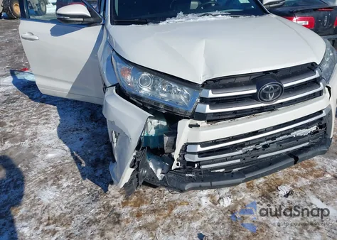 2018 Toyota Highlander Xle z USA, uszkodzony, nr VIN 5TDJZRFH0JS541074